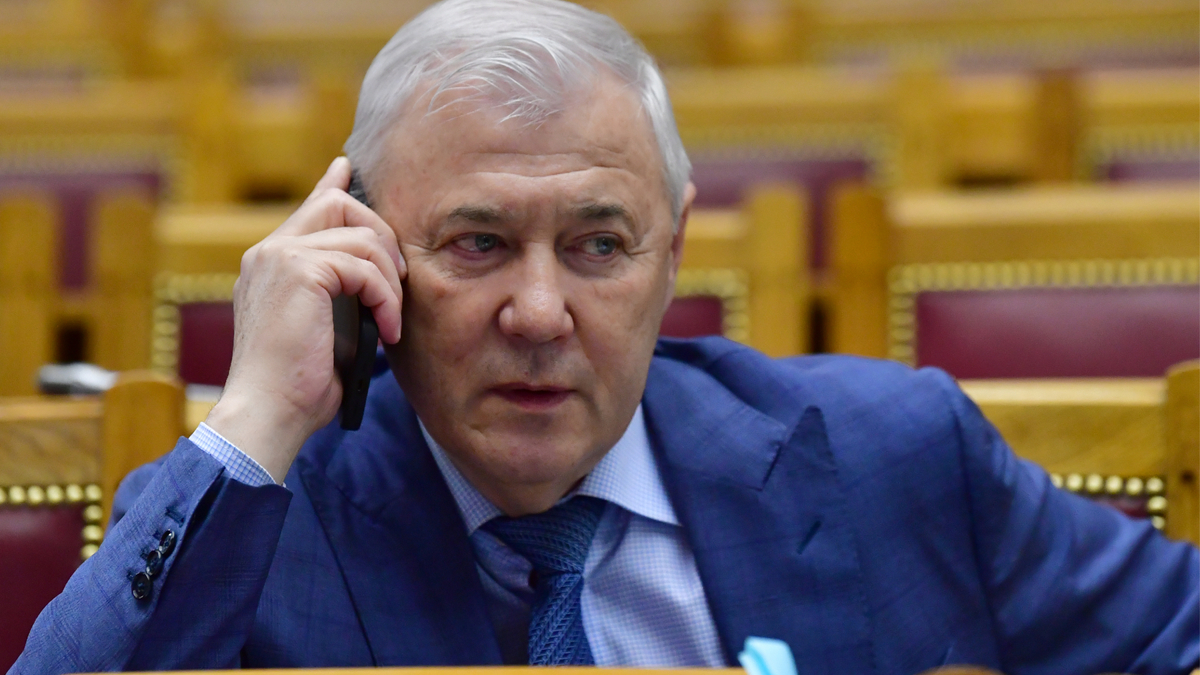 Анатолий Аксаков