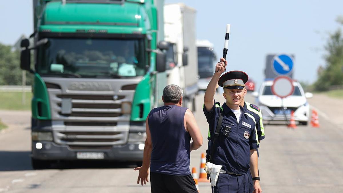 В районе Джанкоя перекрыли движение машин и поездов после атаки дронов — РБК