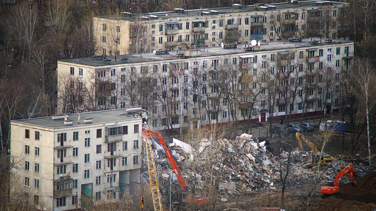 Мэрия решила снизить преступность в Москве с помощью сноса пятиэтажек — РБК