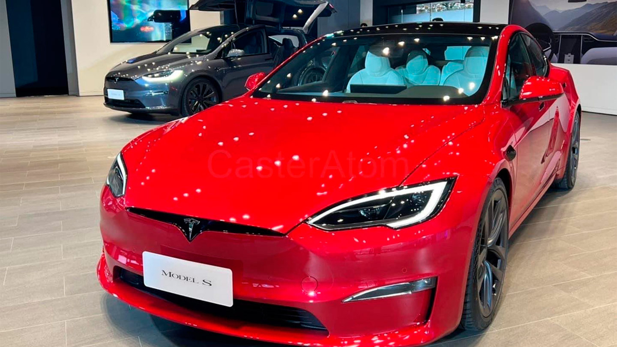 Tesla представила обновленный лифтбек Model S :: Autonews