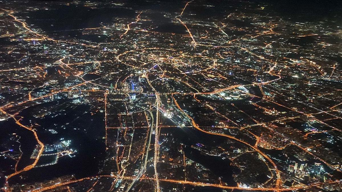 Вид на Москву из салона самолёта
