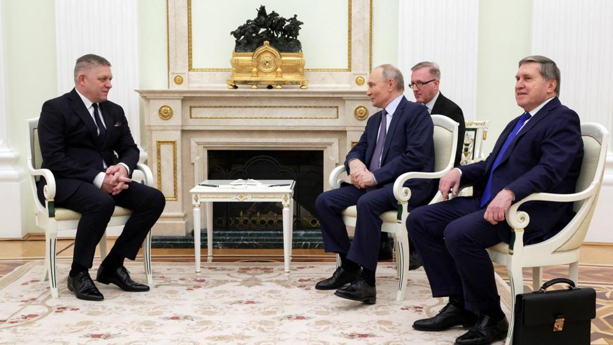Роберт Фицо и Владимир Путин во время встречи