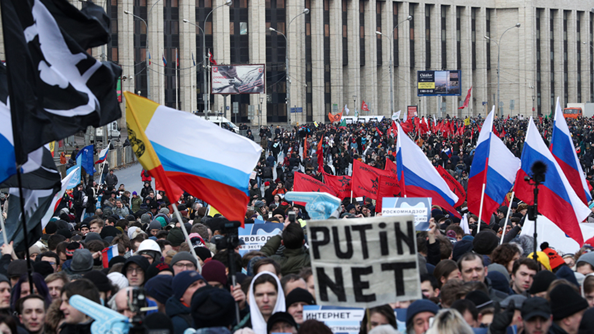 По данным проекта &laquo;ОВД-Инфо&raquo;, на митинге задержали по меньшей мере 28 человек. Официально эта информация не подтверждена, РБК направил запрос в ГУ МВД по столице


