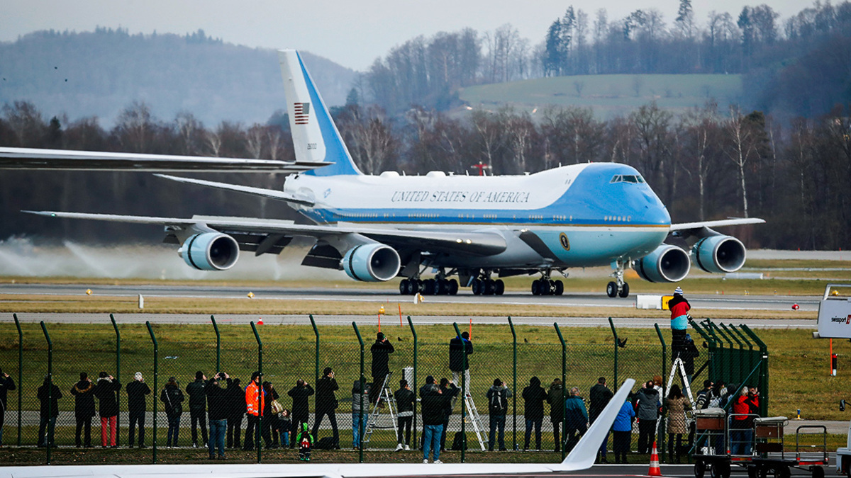 Boeing получил контракт на $3,9 млрд на новые самолеты для президента США —  РБК