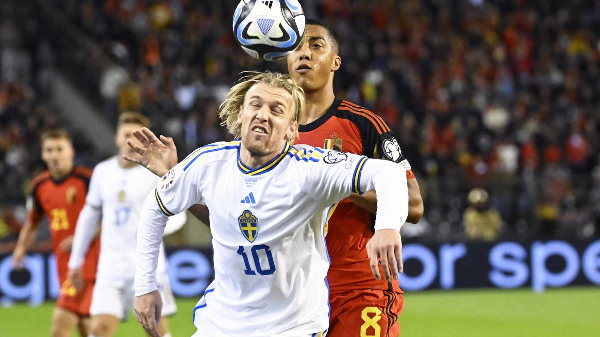 Матч квалификации Евро Бельгия — Швеция не был доигран из-за стрельбы ::  Футбол :: РБК Спорт