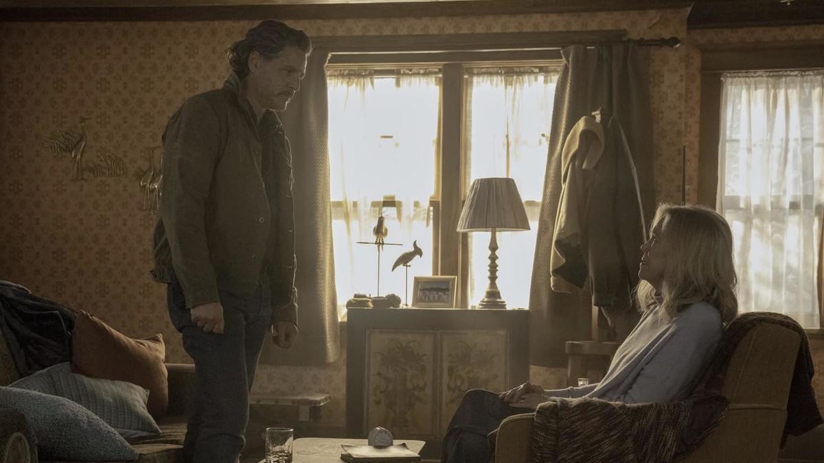 Педро Паскаль и Кэтрин О'Хара в сериале «Одни из нас»