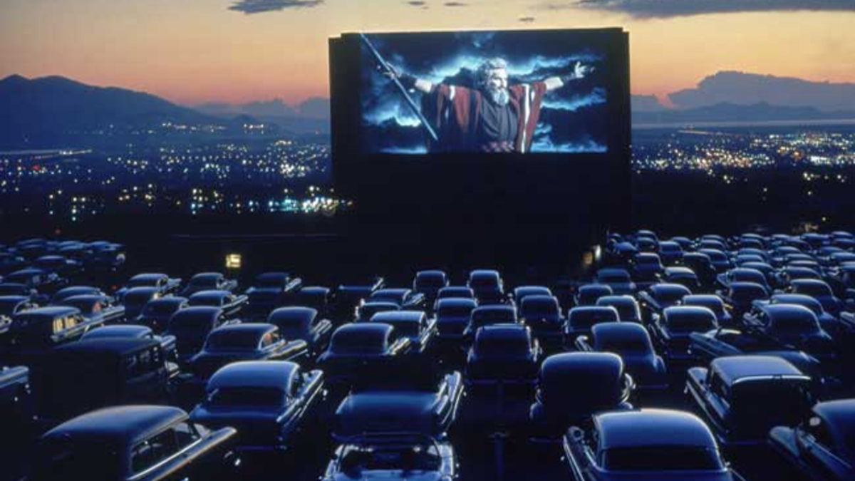 В Петербурге появится кинотеатр drive in :: Autonews