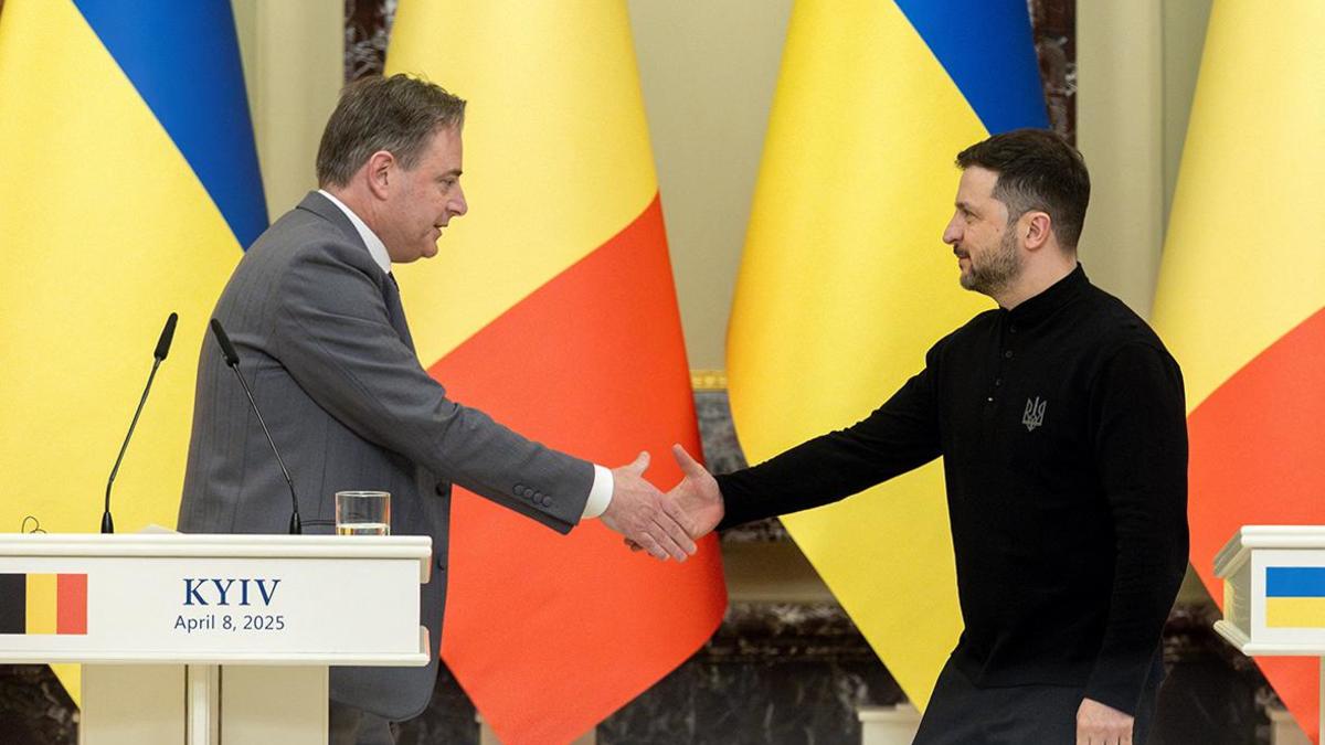 Барт Де Вевер (слева) и Владимир Зеленский