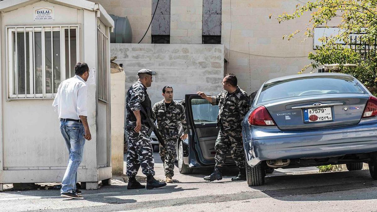Полицейские у здания суда в Бейруте
