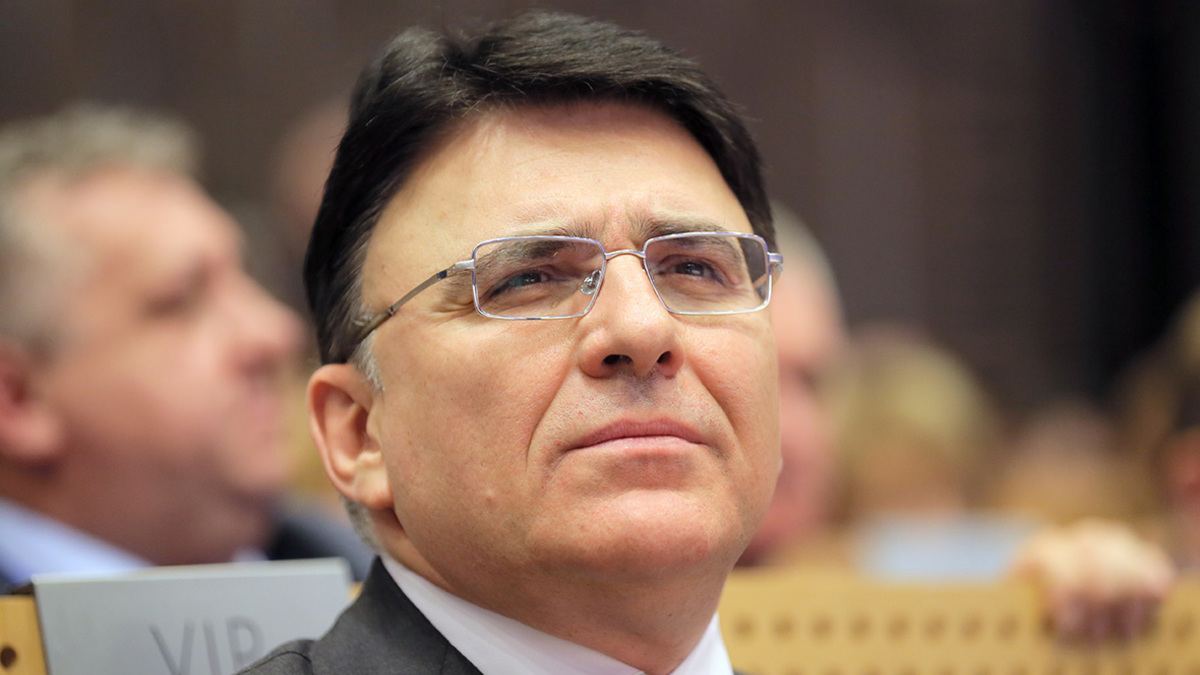 Александр Жаров