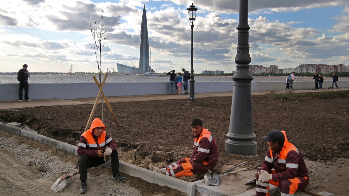 Много ли в Петербурге мигрантов и готовы ли их заменить местные жители? —  РБК