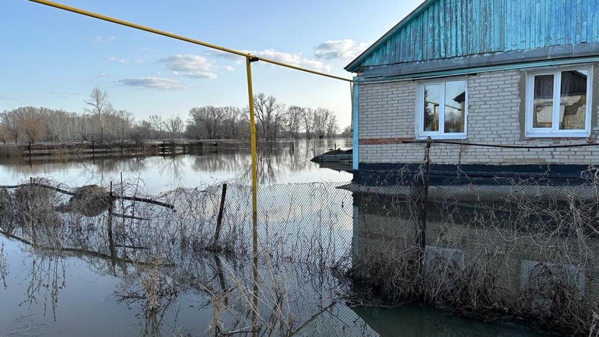 Власти Орска заявили, что в зону затопления попадают 11 тыс. жителей — РБК