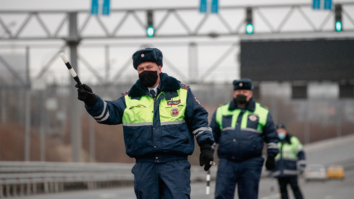 На российских дорогах стало больше сотрудников ГИБДД. Кто и почему может останавливать  автомобили :: Autonews