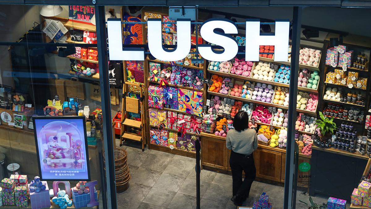 Владелец Lush закроет треть магазинов и уволит 200 сотрудников — РБК