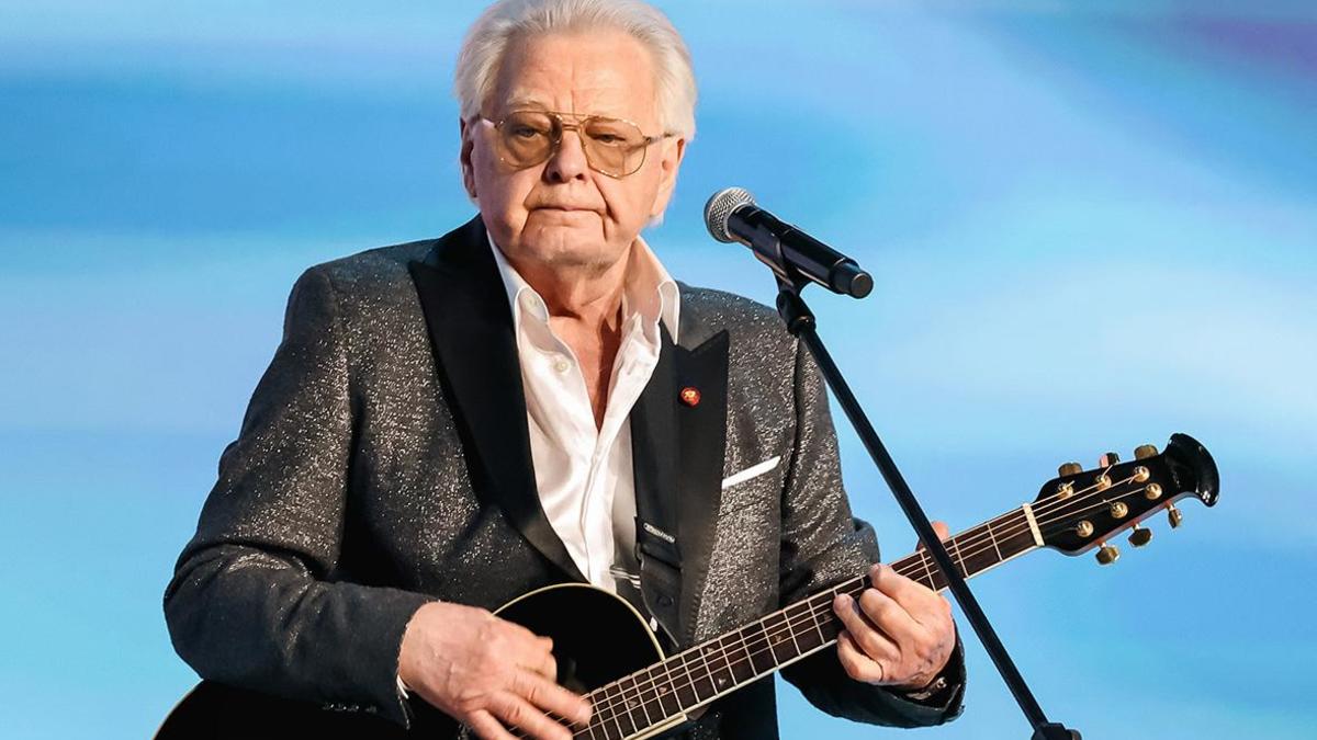 Юрий Антонов