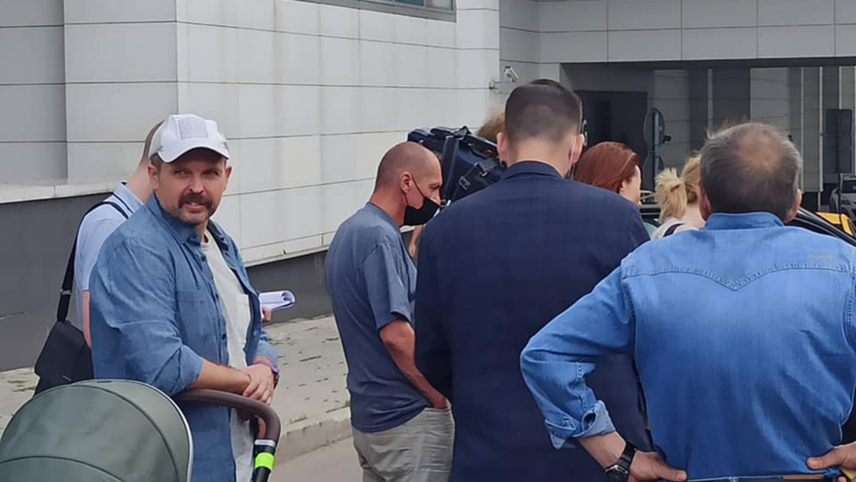 Во время завершения обыска у Романа Баданина