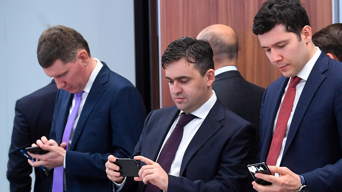 Губернатор Пермского края Максим Решетников, губернатор Ивановской области Станислав Воскресенский и губернатор Калининградской области Антон Алиханов (слева направо)
