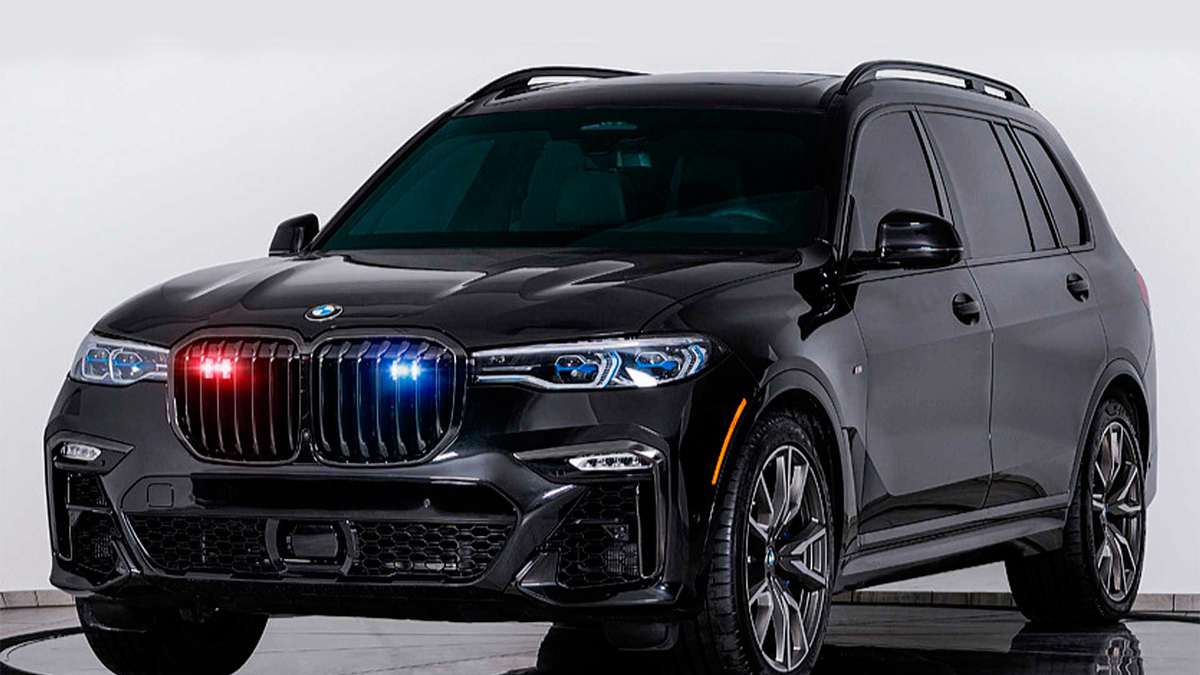 Кроссовер BMW X7 превратили в броневик. Видео :: Autonews