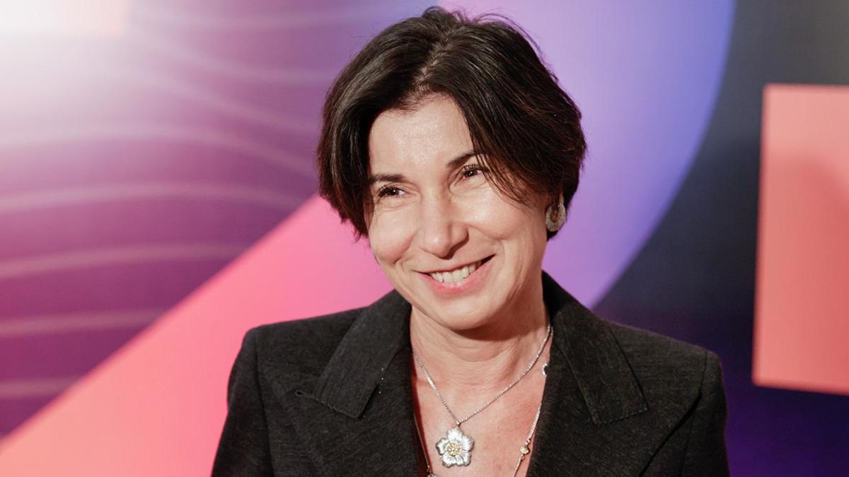 Үйдегі жыныстық әйел ммф