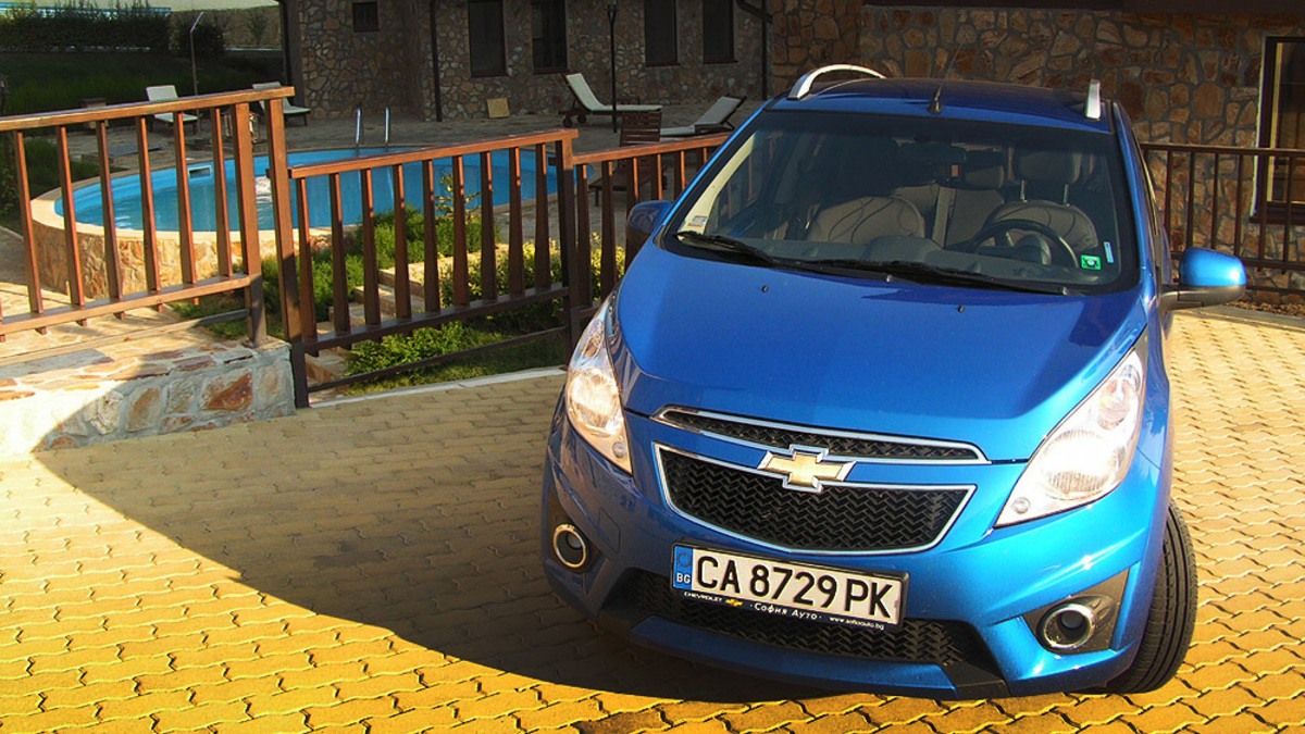 Chevrolet Spark вне большого города :: Autonews