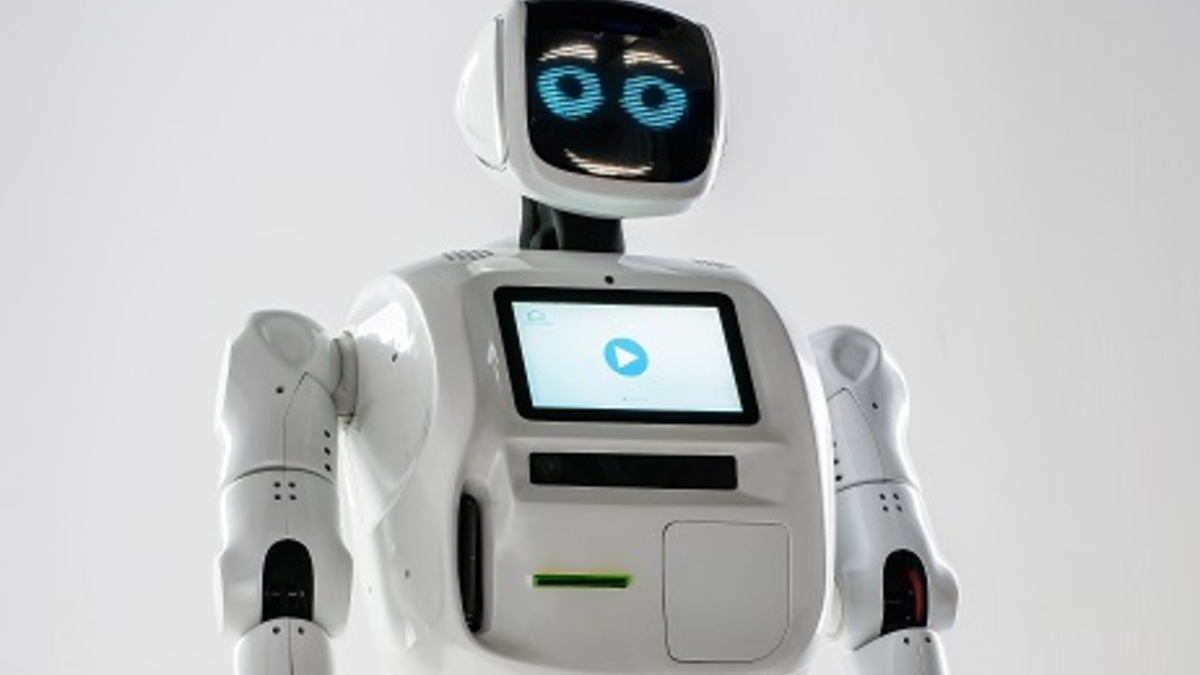 Социальный робот HelpBot24 поможет пожилым людям при обращении за помощью в центры социального обслуживания