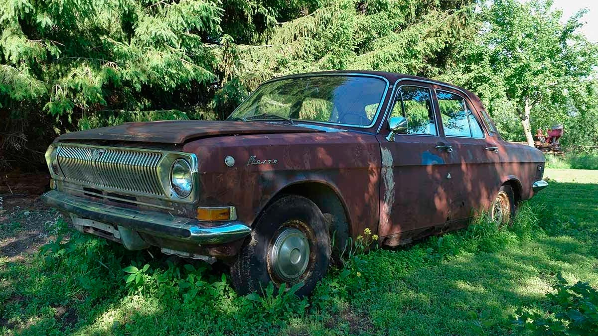 Это русский Cadillac!» Реакция европейцев на найденную в гараже «Волгу» ::  Autonews