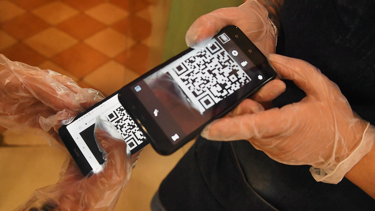 В ХМАО продавцов обязали предъявлять покупателям QR-коды — РБК