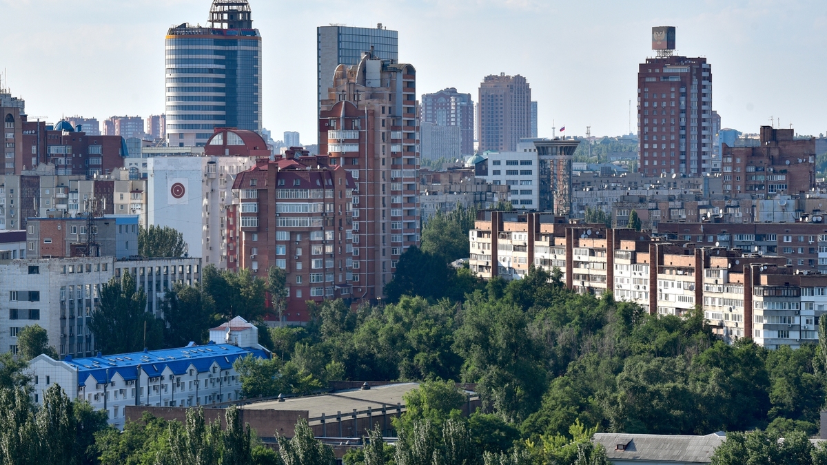 Что происходит с недвижимостью в Донецке и Луганске