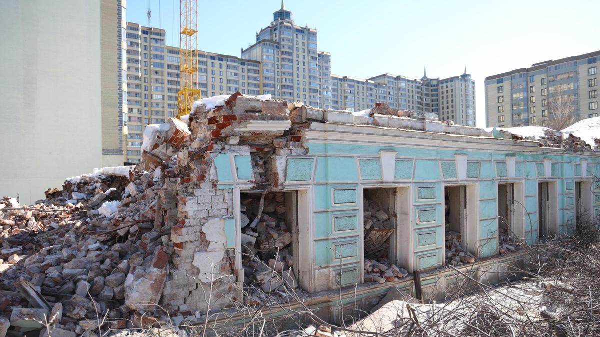 В центре Екатеринбурга снесли старинную усадьбу — РБК