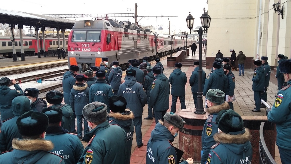 Первый поезд встречают на вокзале «Воронеж-1»