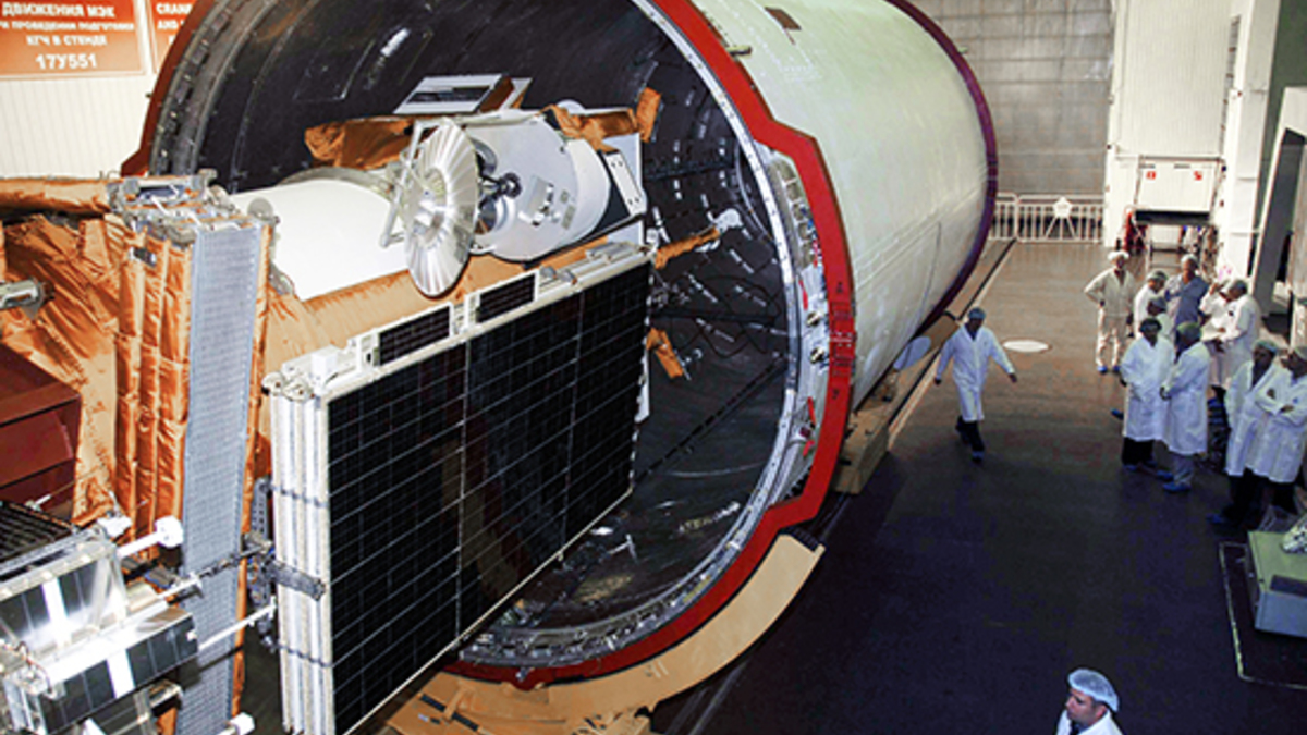 Подготовка к запуску ракеты космического назначения «Союз-2.1б» с российским метеорологическим космическим аппаратом «Метеор-М», 2009 год