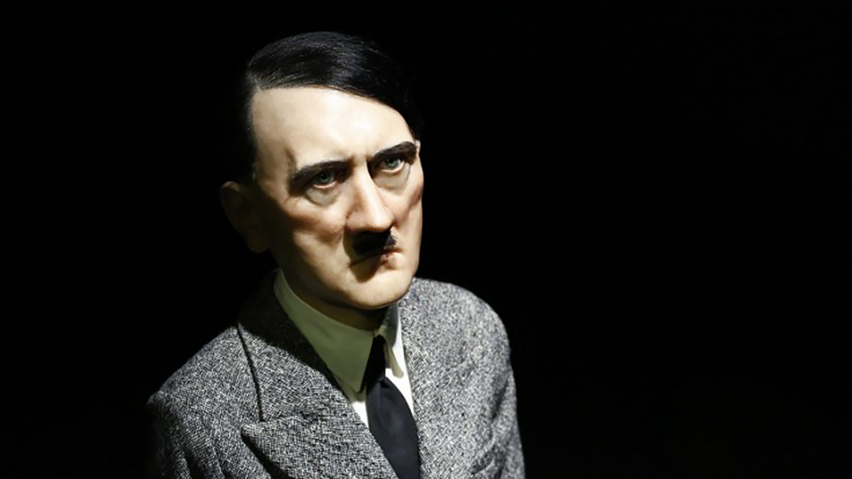 Маурицио Каттелан &laquo;Он&raquo;