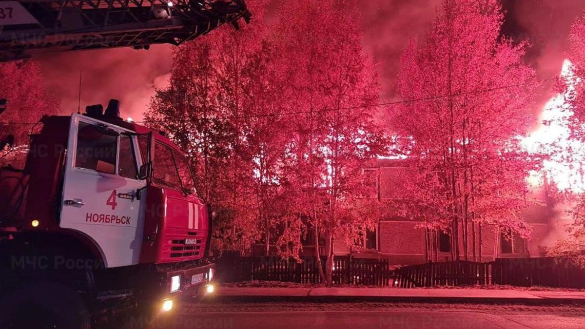 При пожаре в аварийном доме на Ямале погибли двое детей — РБК