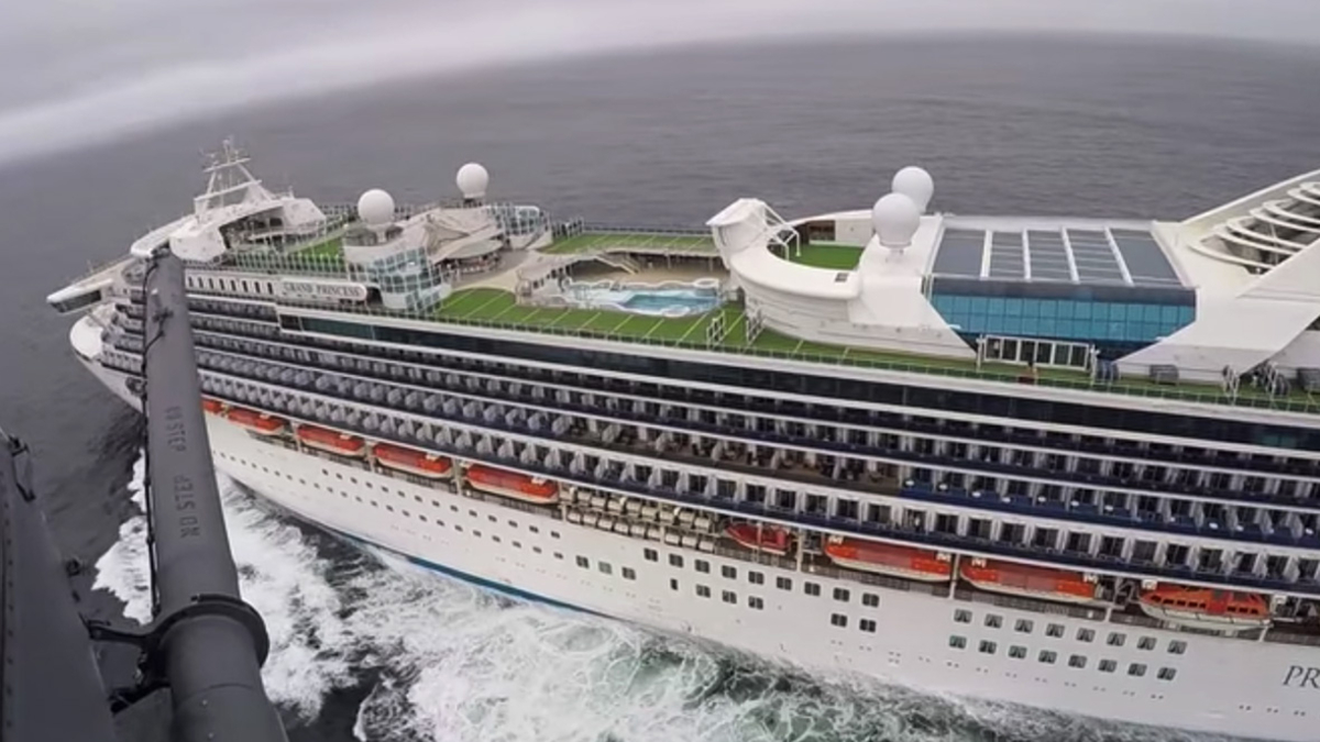 Круизный лайнер Grand Princess