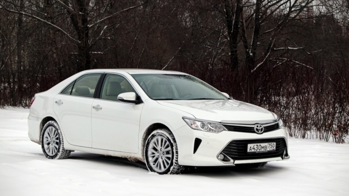 Администрация губернатора арендует пять автомобилей Toyota Camry комфорт