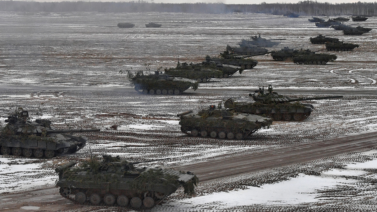 В НАТО назвали переброску войск России в Белоруссию крупнейшей за 30 лет —  РБК