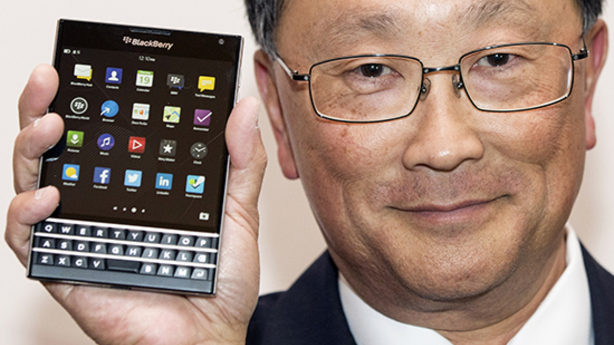 BlackBerry будет менять iPhone на свои смартфоны с доплатой — РБК