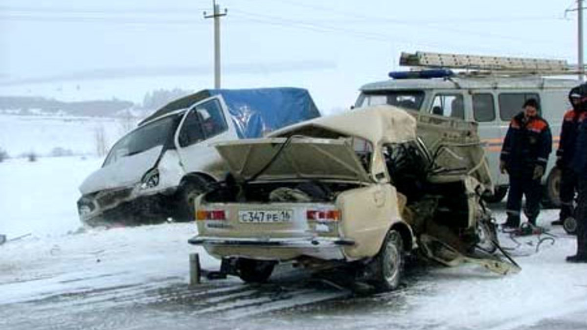 Самые страшные автомобильные аварии декабря. ВИДЕО :: Autonews