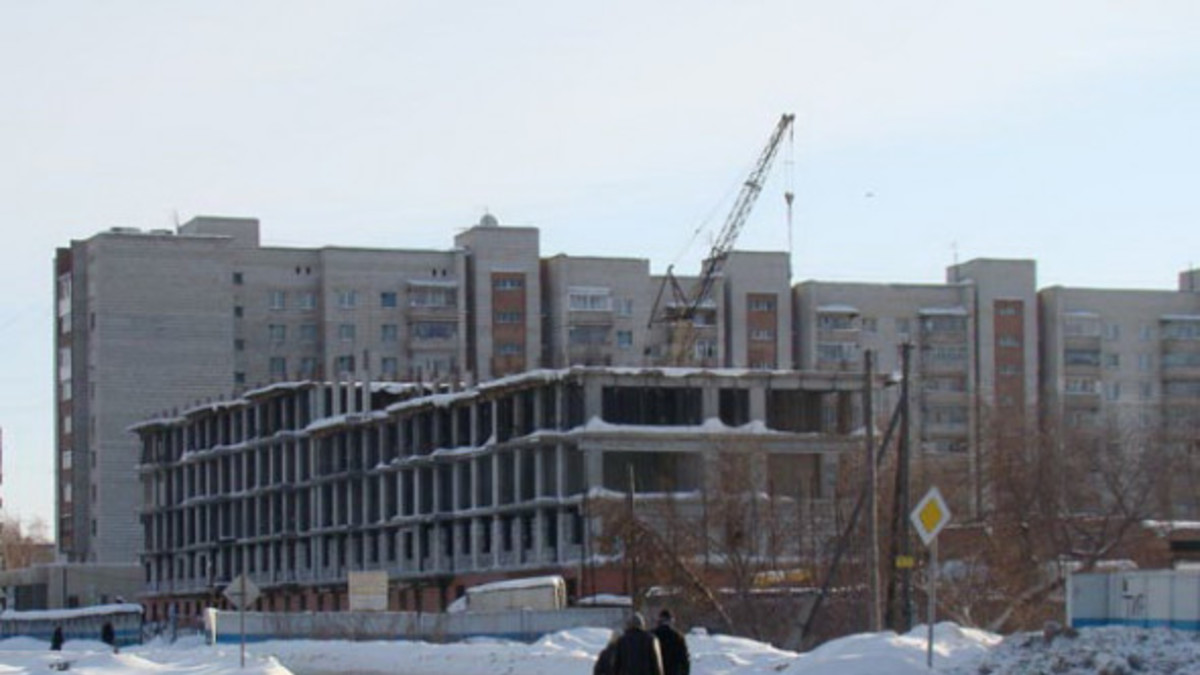 Долгострой на Связистов, 13/1