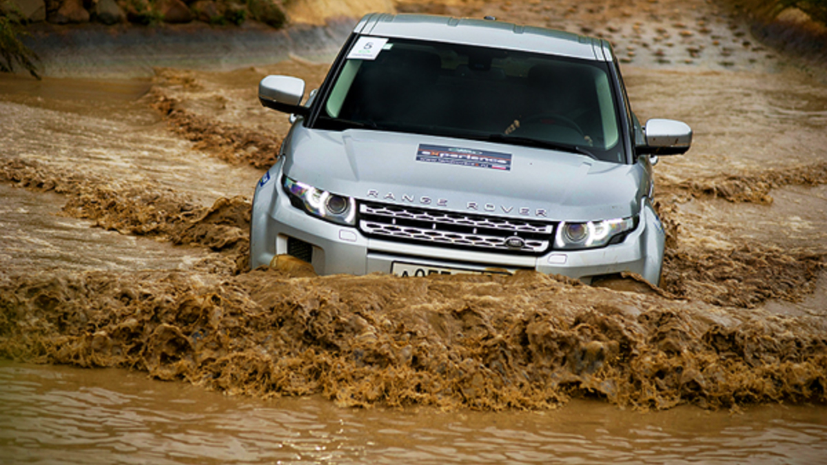 Надо грязи: тест-драйв Land Rover Evoque на бездорожье :: Autonews