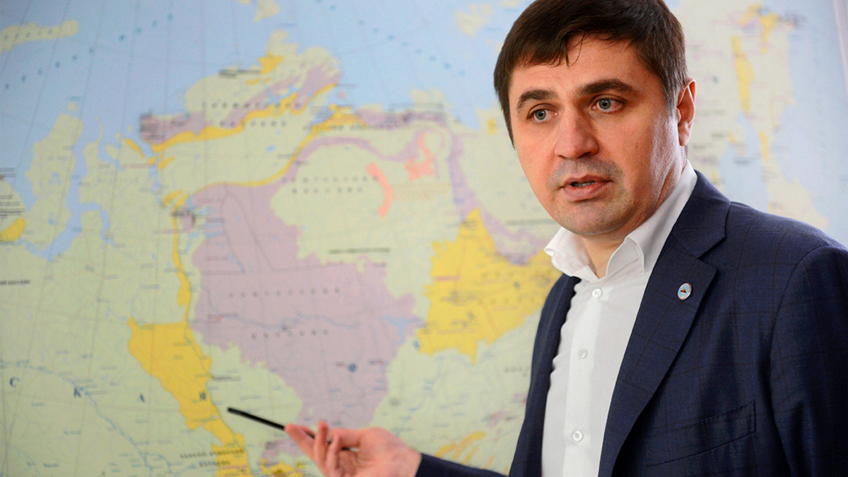 Александр Исаев