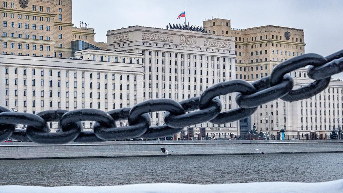 В Москве начали проверку из-за камеры напротив здания Минобороны — РБК