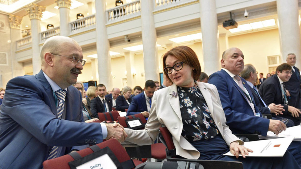 Михаил Задорнов (слева) и председатель Центрального Банка России Эльвира Набиуллина