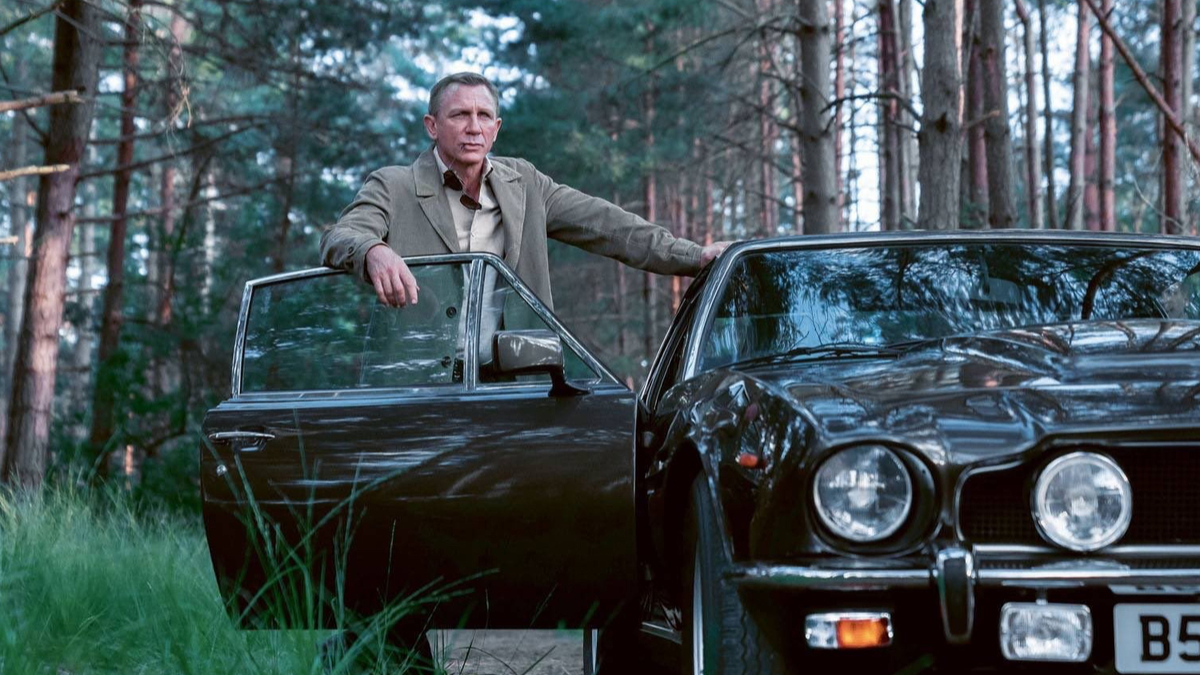 Кадр из фильма «Не время умирать»