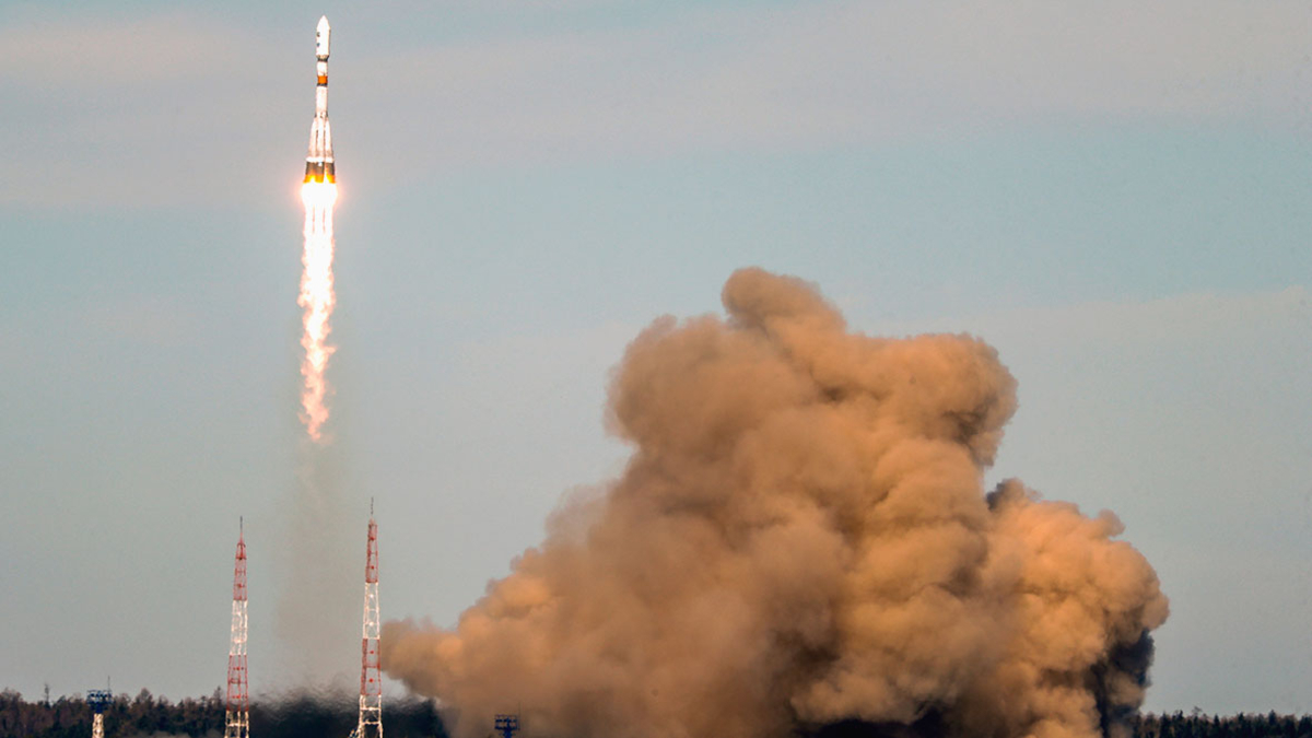 Запуск космического ракеты-носителя «Союз-2.1б» с космодрома «Плесецк»