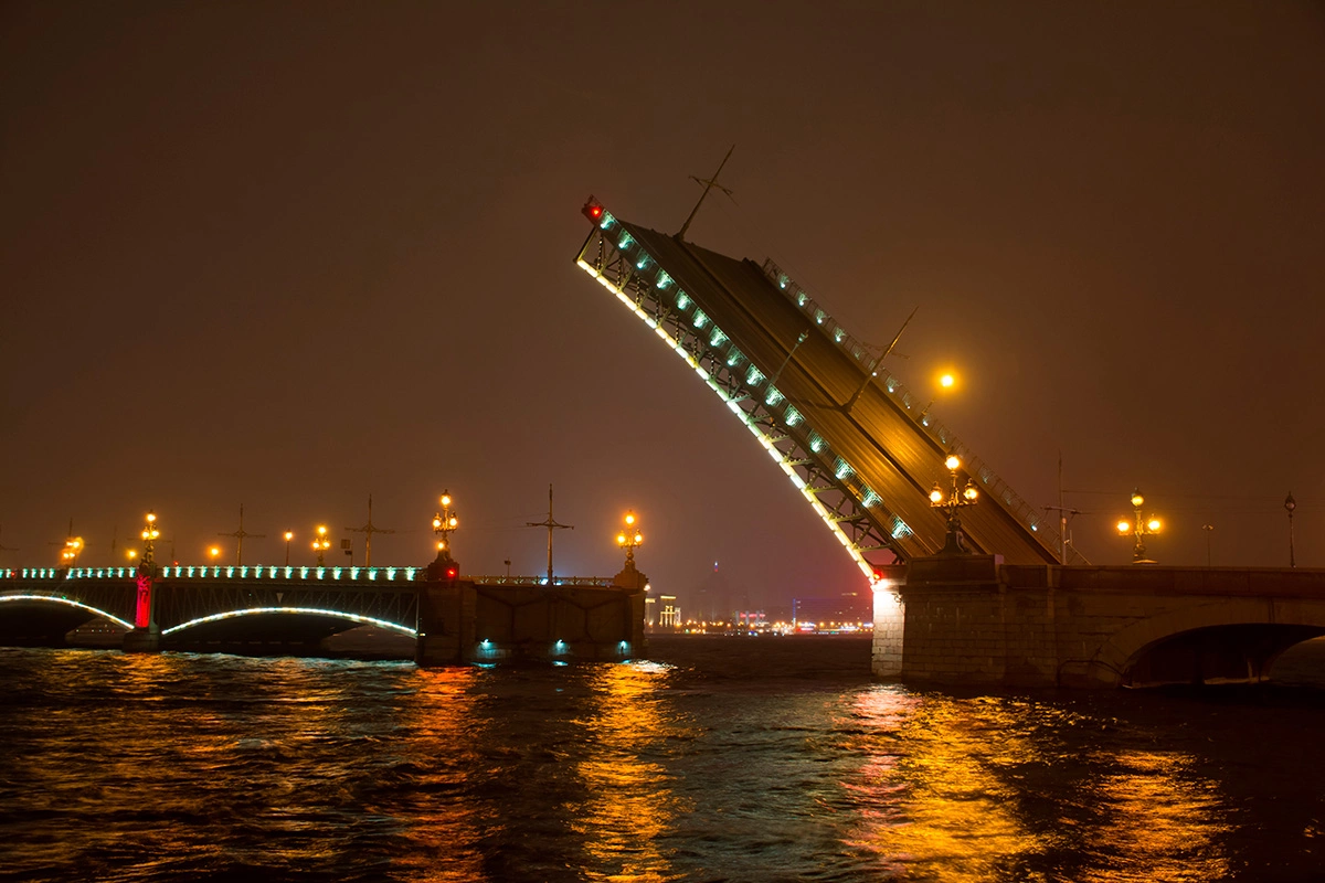 Троицкий мост
