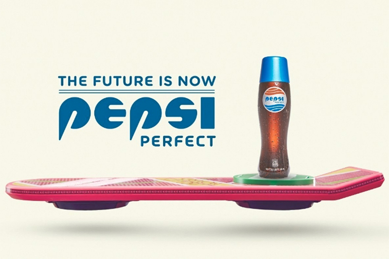 &laquo;Пепси&raquo; из будущего 

Как анонсировала PepsiCo в начале месяца,&nbsp;21 октября в США на площадке Amazon.com&nbsp;стартовали&nbsp;продажи напитка в бутылке Pepsi Perfect (0,5 л), дизайн которой соответствует&nbsp;использованному во второй части трилогии &laquo;Назад в будущее&raquo;. Продажи Pepsi Perfect ограничены 6,5 тыс. бутылок, стоимость каждой из которых составляет $20,15 &mdash;&nbsp;примерно в десять раз дороже обычной бутылки&nbsp;(в фильме цена была $50). Таким образом&nbsp;суммарная выручка от продаж таких бутылок может&nbsp;составить около $131 тыс.




