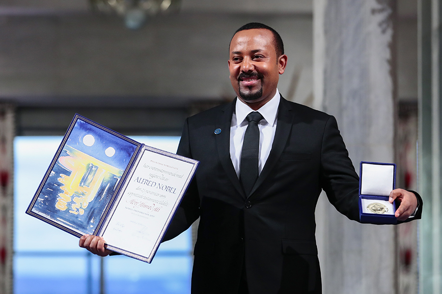 Премьер-министр Эфиопии Абий Ахмед Али получил Нобелевскую премию мира в Осло. Его наградили за заключение мирного договора с Эритреей
