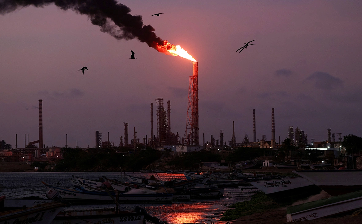 Gaby Oraa / Reuters