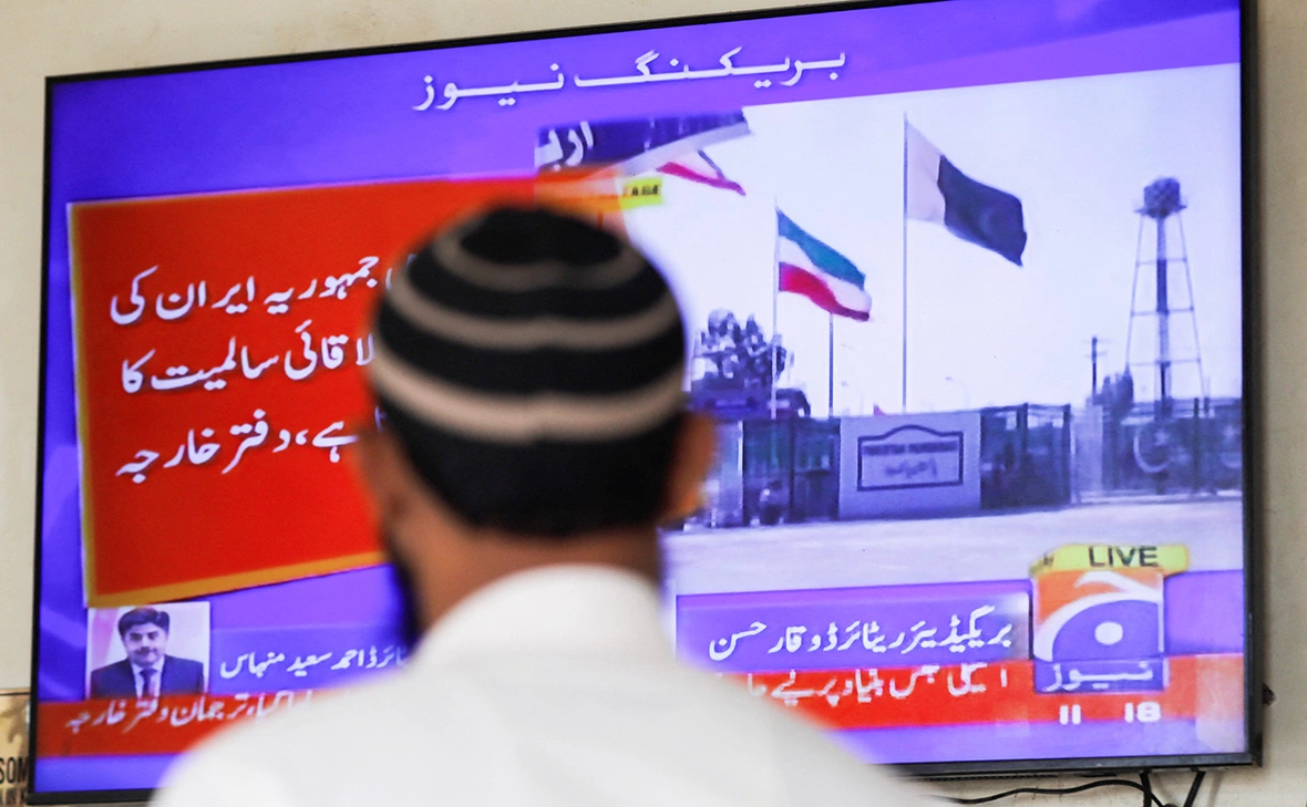 Akhtar Soomro / Reuters